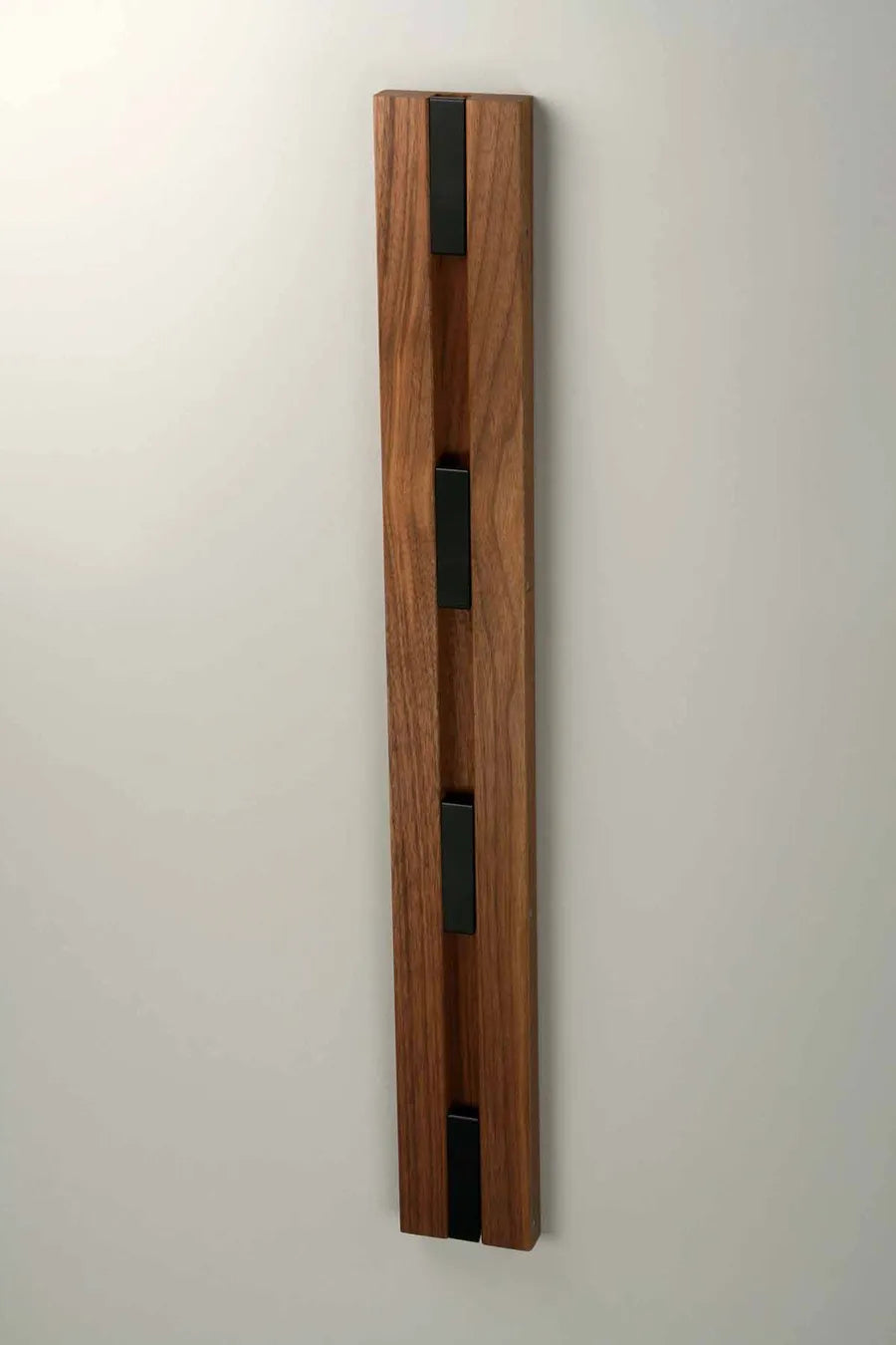 Lodret KNAX knagerække fra LoCa