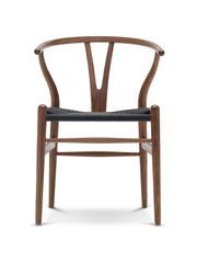 Y-stol CH24, Valnød olie med sort flet af Hans J. Wegner