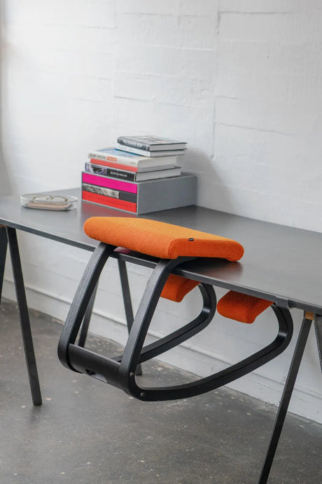 Variable Balans Stol, sort ask fra Variér - Tonal 60123 - Jacobsen Plus