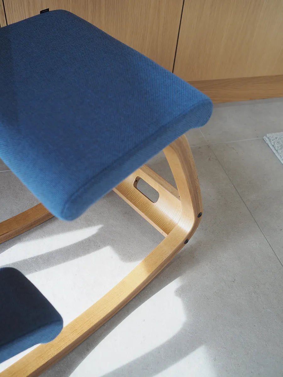 Variable Balans Stol, light brown wood fra Variér