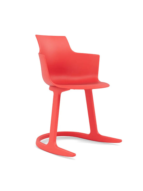 Social Tilt Dining Chair fra Varier - Red - Jacobsen Plus