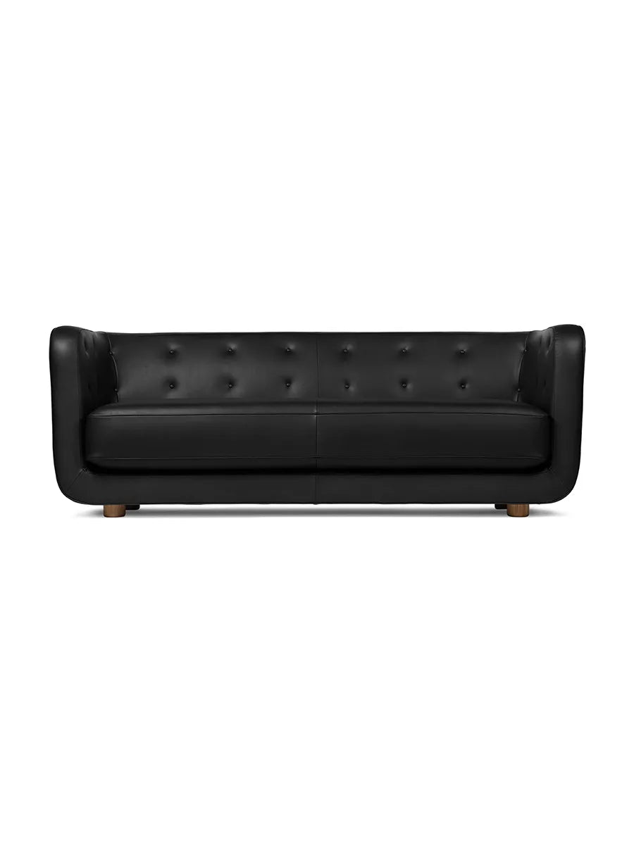 Vilhelm Sofa fra Audo Copenhagen - Læder / Nevada Black 0500S / Røget eg - Jacobsen Plus