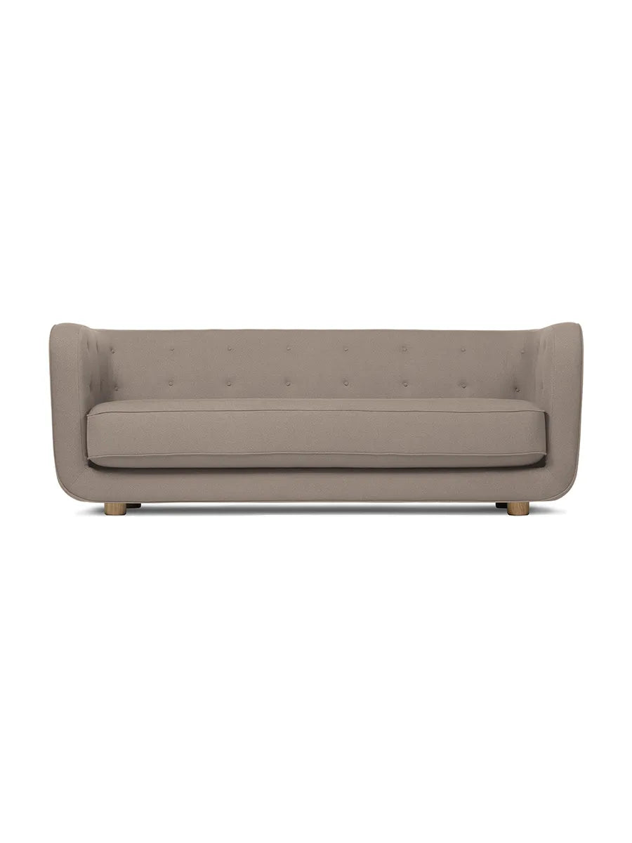 Vilhelm Sofa fra Audo Copenhagen - Stof / Vidar 3, 143 / Røget eg - Jacobsen Plus