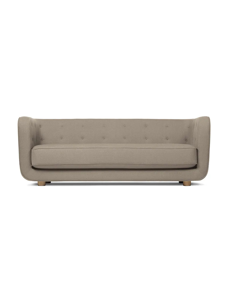 Vilhelm Sofa fra Audo Copenhagen - Stof / Vidar 3, 222 / Røget eg - Jacobsen Plus
