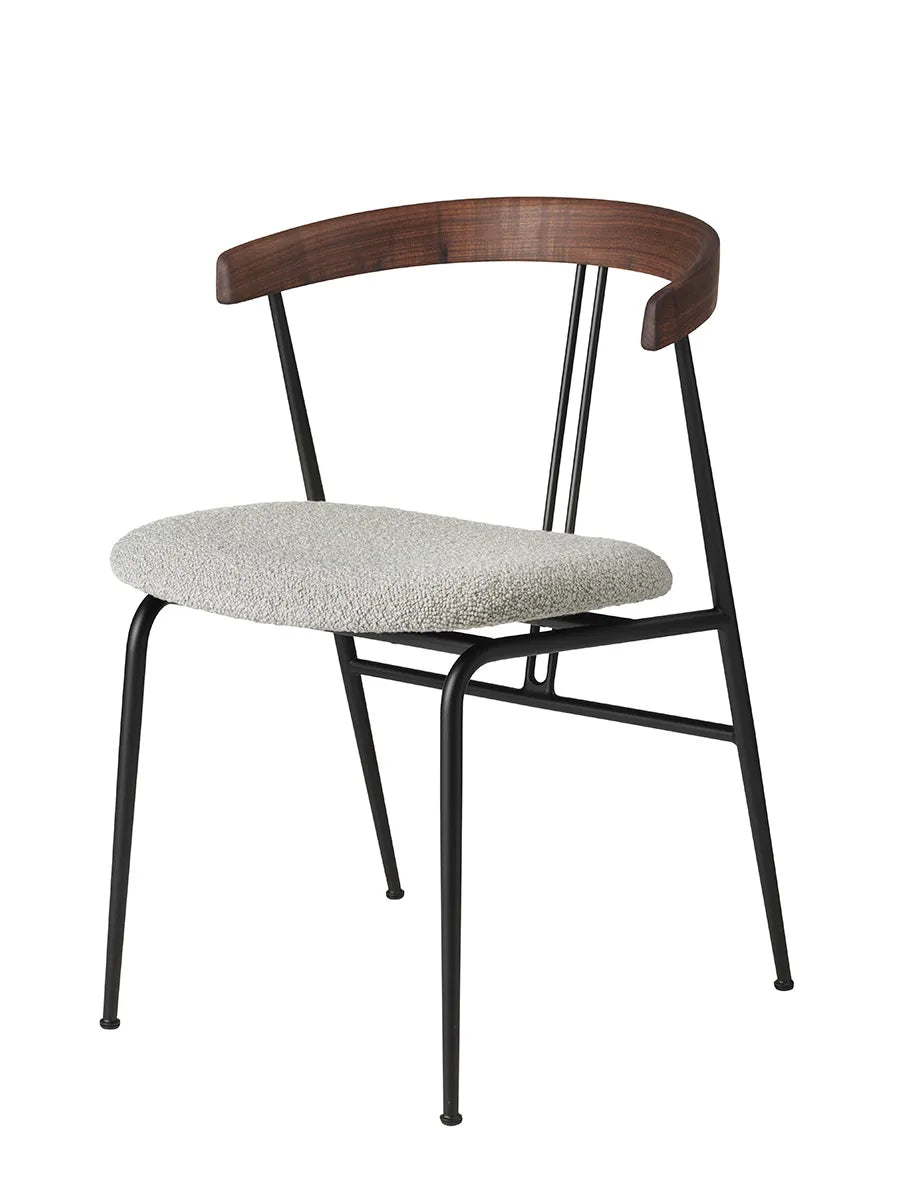 Violin Dining Chair, american walnut fra GUBI