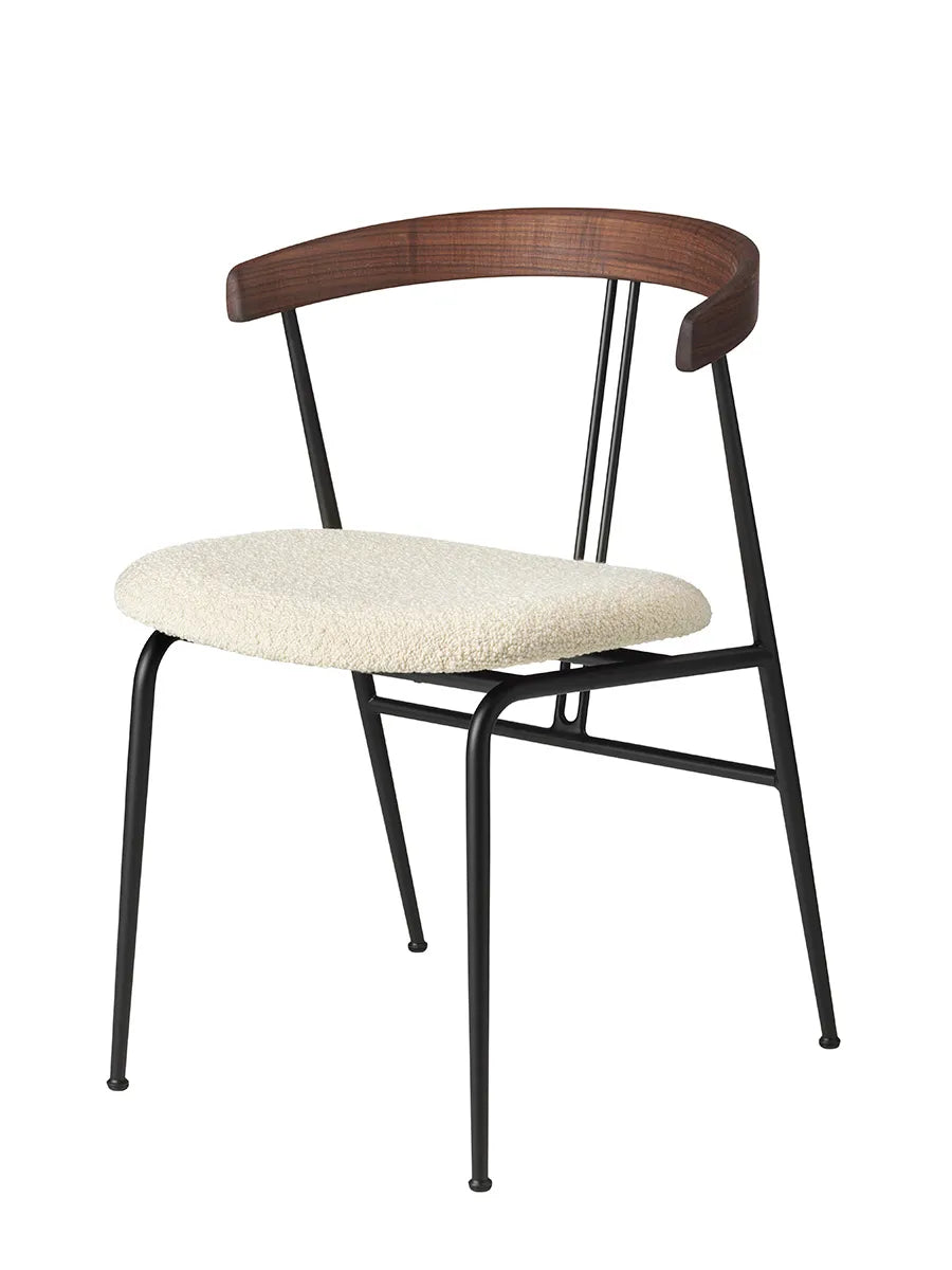 Violin Dining Chair, american walnut fra GUBI