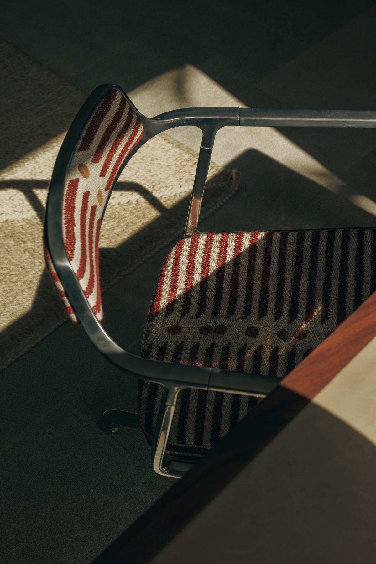 Vipp - VIPP452 Swivel Chair, Mallorca Edition - 11 - Jacobsen Plus