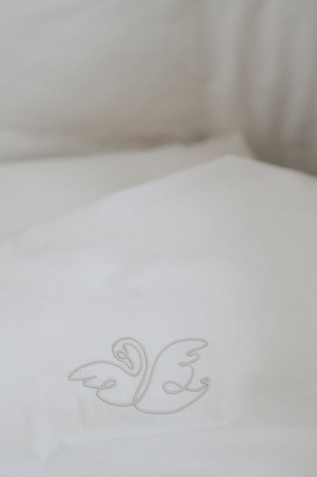 Junior Sengetøj  Svane - Light Sand fra We Are Bitte - 2 - Jacobsen Plus