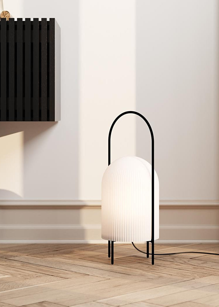Ghost Floor Lamp fra Woud - 2 - Jacobsen Plus