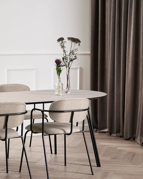 Tree Dining Table fra Woud - Sort-sort - Jacobsen Plus
