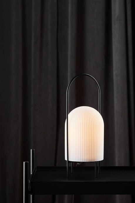 Ghost Table Lamp fra Woud - 3 - Jacobsen Plus