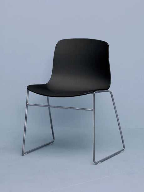 About a Chair AAC08 fra Hay - White / Sort pulverlakeret stål - Jacobsen Plus