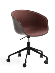 About a Chair AAC52 Forsidepolstret, sort skal fra Hay