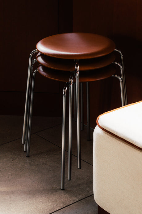 Dot skammel, valnød af Arne Jacobsen - 2 - Jacobsen Plus