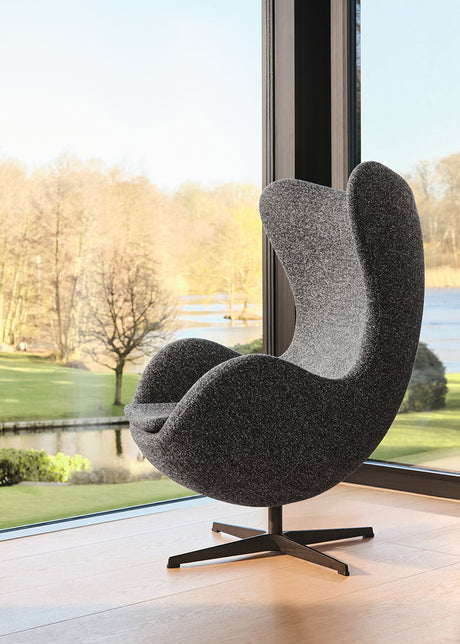 3316 Ægget loungestol, stel i sort af Arne Jacobsen - 1 - Jacobsen Plus
