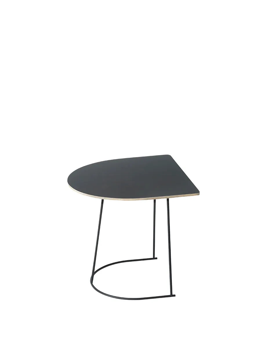 Airy Coffee Table, half size fra Muuto - Black - Jacobsen Plus