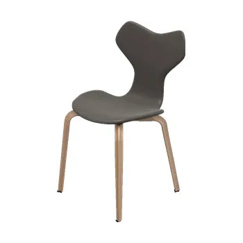 4130 Grand Prix med træben af Arne Jacobsen - Fuldpolstret / Embrace læder / Concrete - Jacobsen Plus