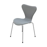 3107 Serie 7, fuldpolstret af Arne Jacobsen - Remix / 123 Lysgrå - Jacobsen Plus