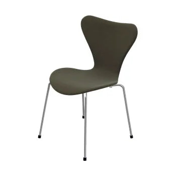 3107 Serie 7, fuldpolstret af Arne Jacobsen - Remix / 954 Winter green - Jacobsen Plus