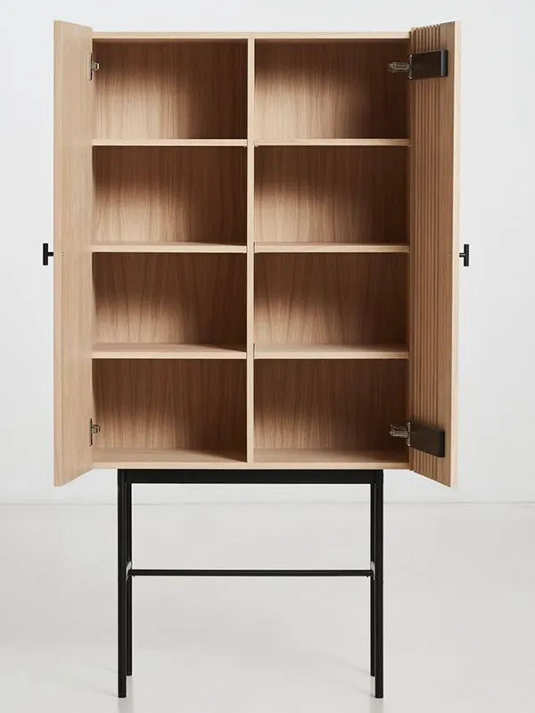 Array Highboard fra Woud