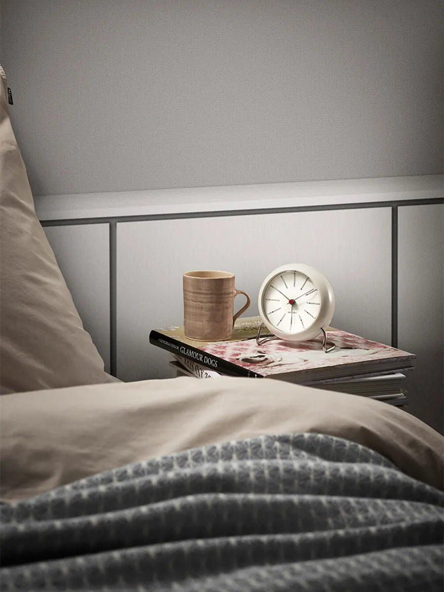 Bankers Bordur, hvid af Arne Jacobsen