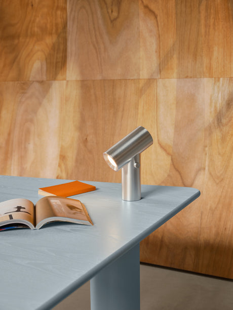 Beam Portable bordlampe fra Muuto - Polished Aluminum - Jacobsen Plus