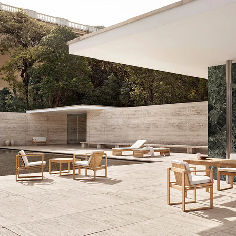 Bodil Kjær udendørs loungesæt i teak med 1 bord, 1 bænk og 2 loungestole inkl. hynder fra Carl Hansen & Søn - 2 - Jacobsen Plus