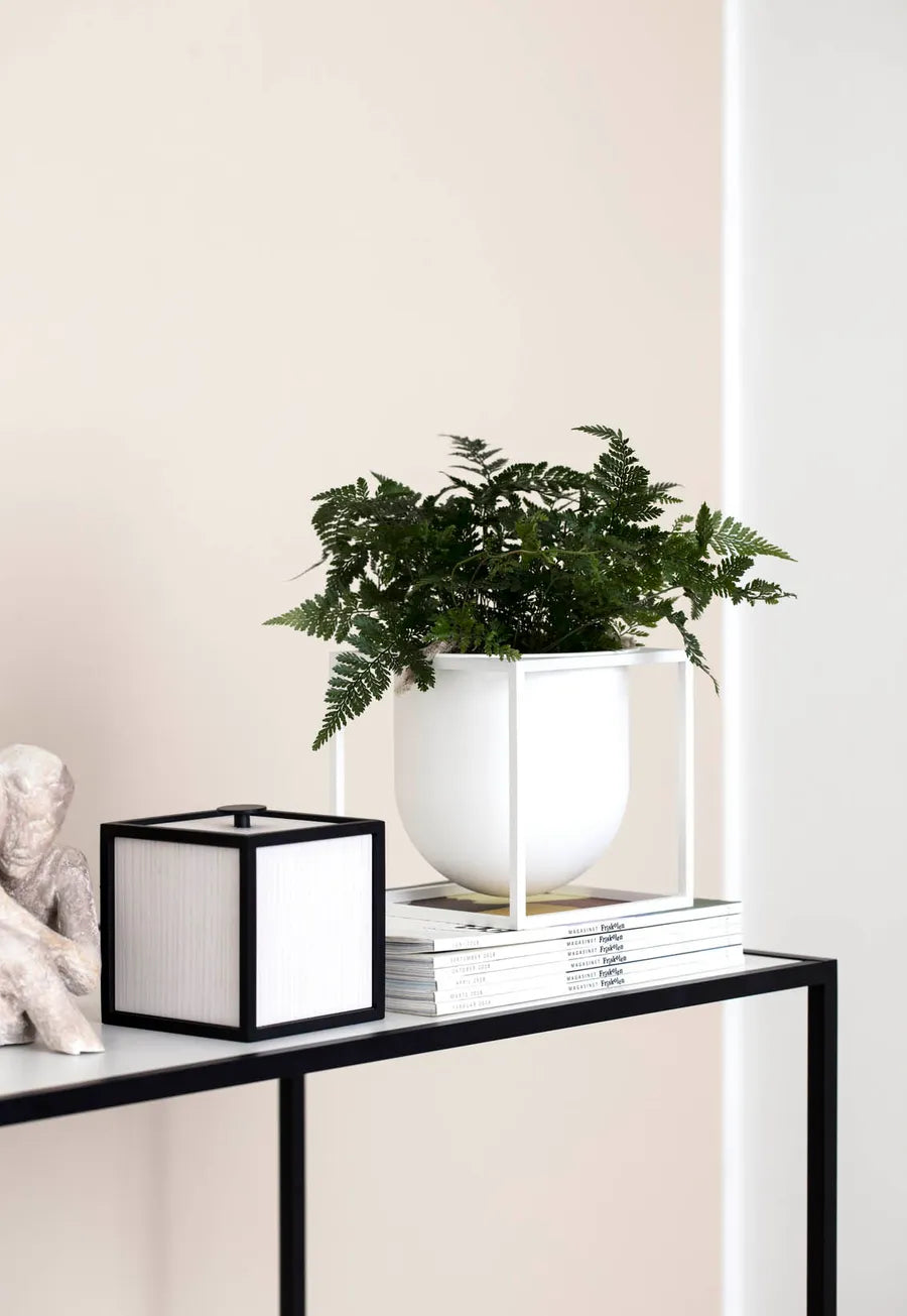 Kubus Flowerpot 14, hvid fra Audo Copenhagen