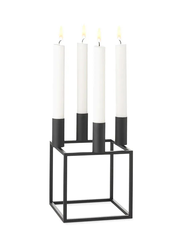 Kubus 4 Lysestage, sort fra Audo Copenhagen