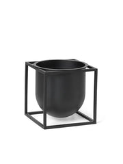 Kubus Flowerpot 14, sort fra Audo Copenhagen