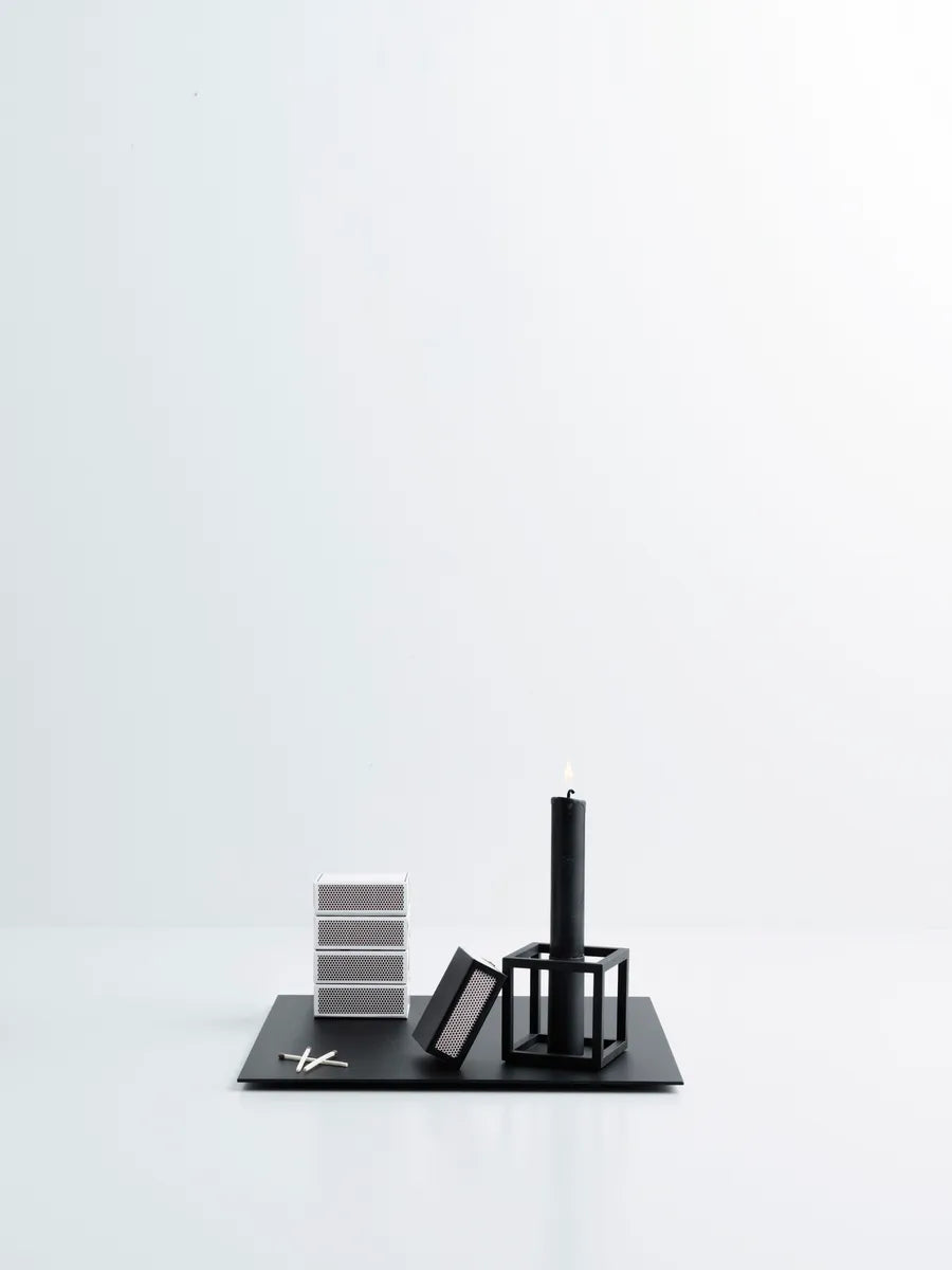 Kubus 1 Lysestage, sort fra Audo Copenhagen