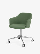 Rely HW51 Stol fra &Tradition - Canvas 926 / Polished aluminium - Jacobsen Plus