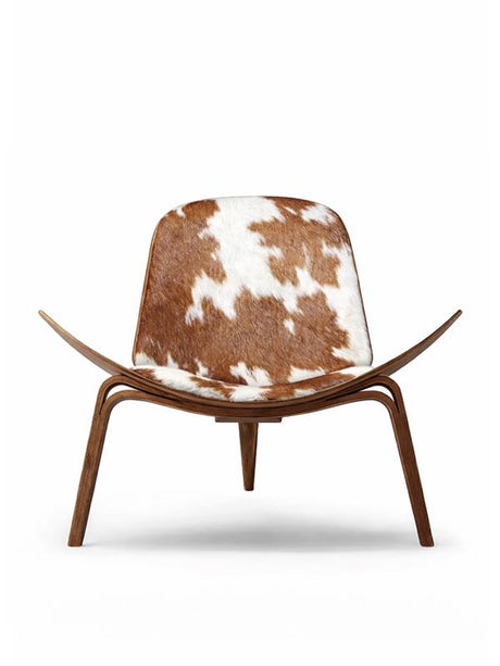 CH07 Skalstol, valnød olie/koskind, brun af Hans J. Wegner - 1 - Jacobsen Plus