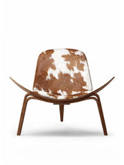 CH07 Skalstol, valnød olie/koskind, brun af Hans J. Wegner