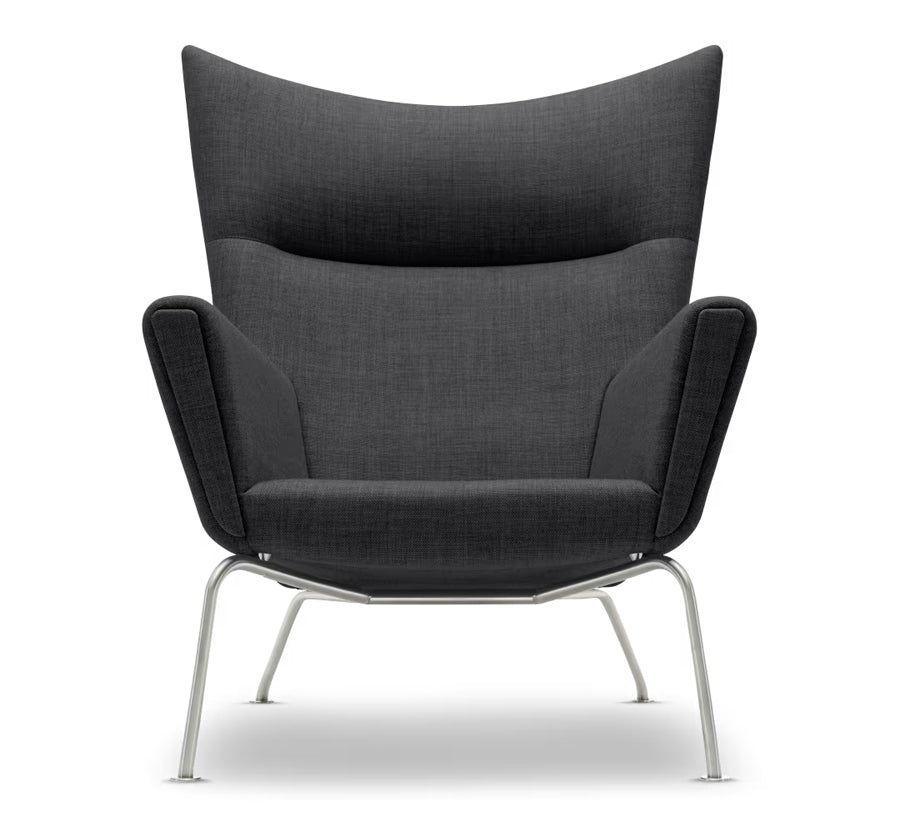 CH445 Wing Chair af Hans J. Wegner - Tekstil: Mood 2101 - Jacobsen Plus