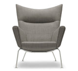 CH445 Wing Chair af Hans J. Wegner - Tekstil: Mood 3101 - Jacobsen Plus