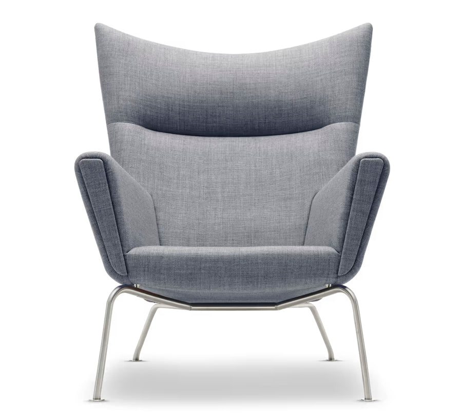 CH445 Wing Chair af Hans J. Wegner - Tekstil: Fiord 151 - Jacobsen Plus
