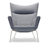 CH445 Wing Chair af Hans J. Wegner - Tekstil: Fiord 151 - Jacobsen Plus