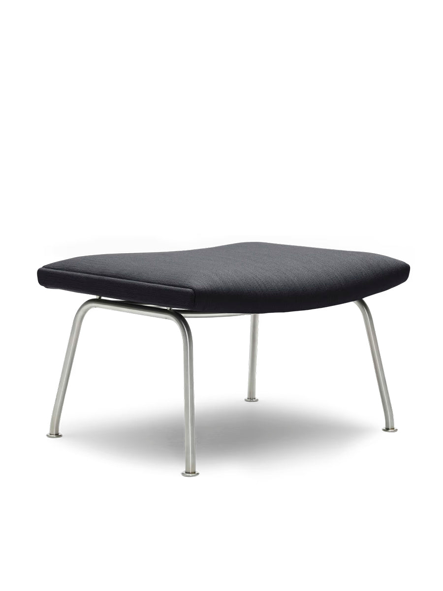 CH446 Skammel af Hans J. Wegner - Tekstil: Fiord 191 - Jacobsen Plus