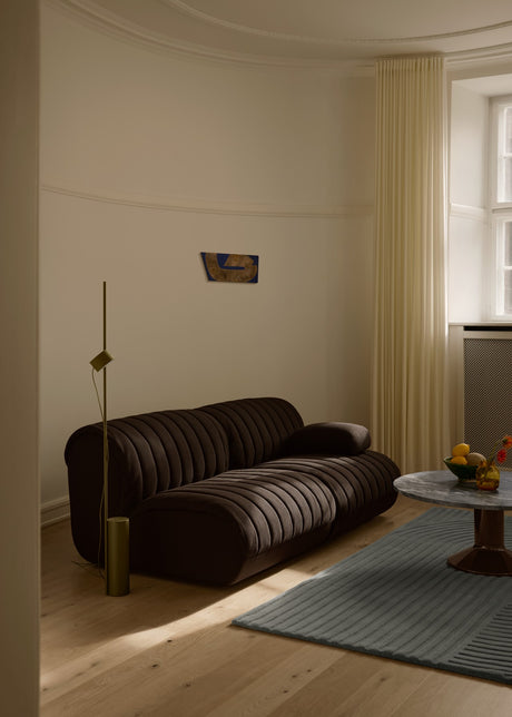 Post Floor Lamp fra Muuto - Black - Jacobsen Plus