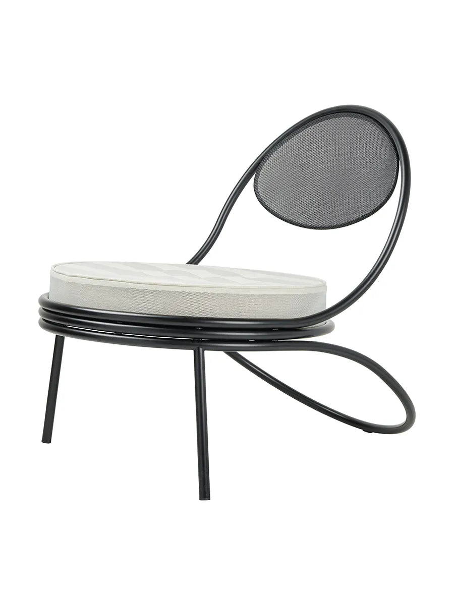 Copacabana Lounge Chair, black semi matt fra GUBI