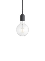 E27 Pendant Lamp fra Muuto - Dark Grey - Jacobsen Plus