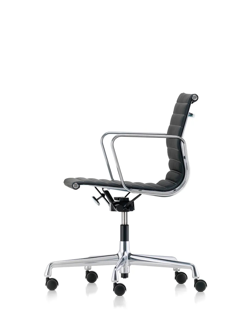 Aluminium Chair EA 117 Kontorstol, sort læder fra Vitra - 3 - Jacobsen Plus