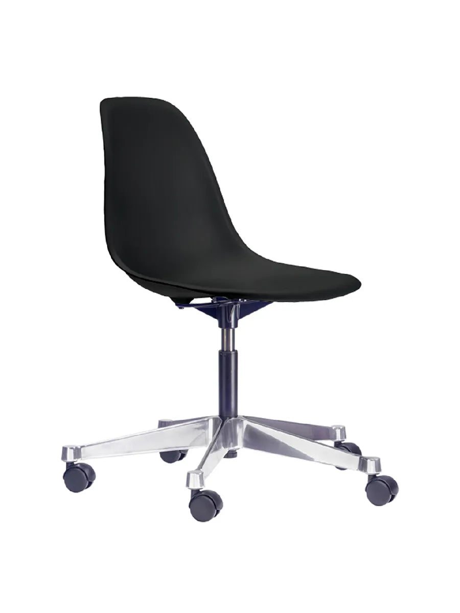 Eames Plastic Side Chair PSCC fra Vitra