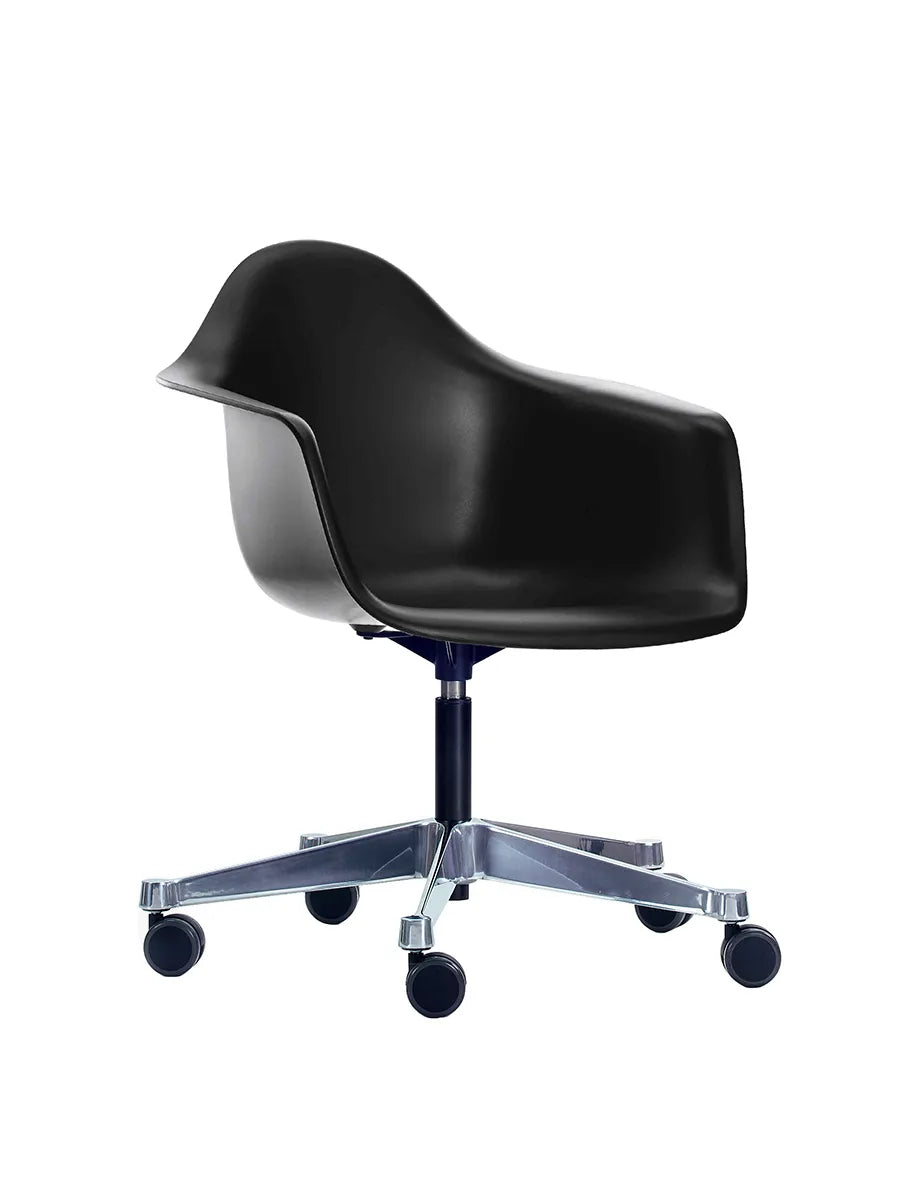 Eames Plastic Armchair PACC fra Vitra