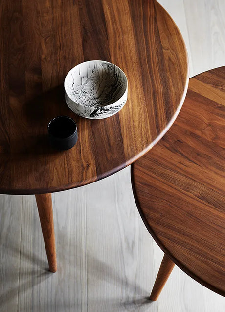 CH008 Sofabord fra Carl Hansen & Søn - Ø: 78 x H: 44 cm / Eg / Sort - Jacobsen Plus