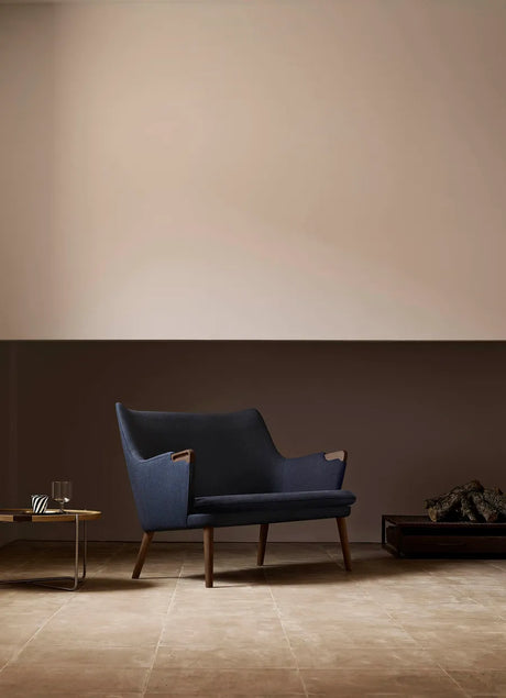 CH72 Sofa af Hans J. Wegner - Eg-stofgruppe 1 / Sæbe - Jacobsen Plus