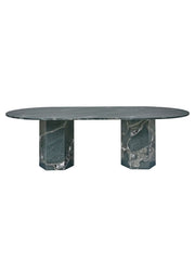 Epic Outdoor Dining Table, elliptical fra GUBI