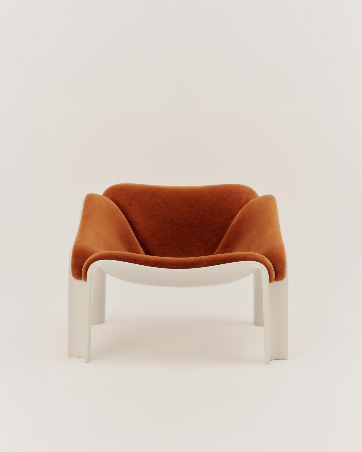 F300 Lounge Chair fra Gubi - 9 - Jacobsen Plus