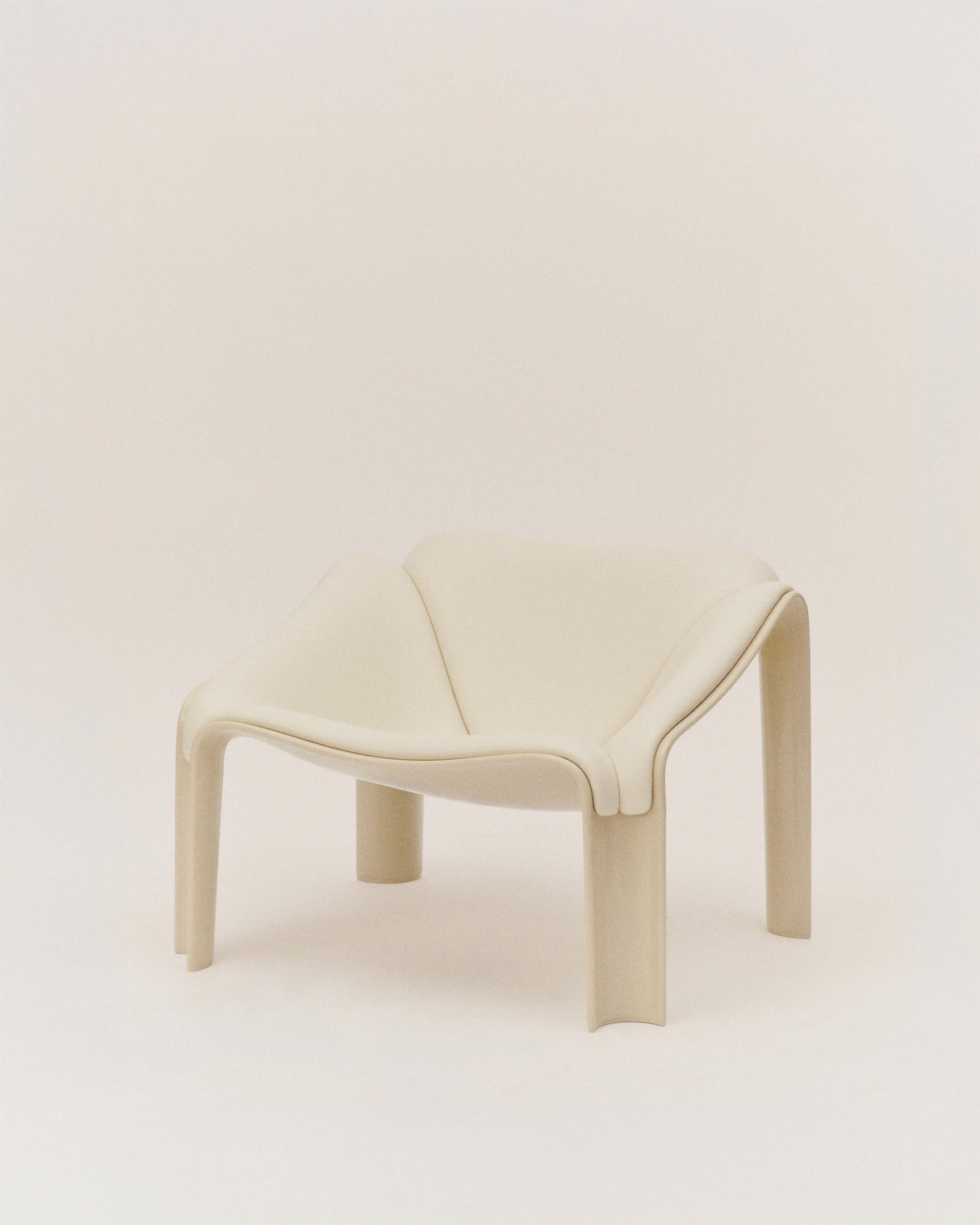 F300 Lounge Chair fra Gubi - 11 - Jacobsen Plus